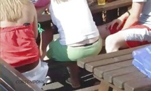 夫はバスルームで膣の中で妻を取り、兼で穴を終えました 女 向け エロ 動画 無料