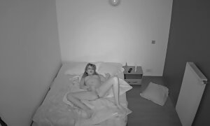 シャルロット-サルトルと二人の友人は、入れ墨の男を提供します 動画 エロ 女性 向け