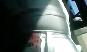 ボインの熟女と入れ墨オン彼女の体座っているによってザ暖炉と指彼女のclitとともに彼女の指 女性 向け エロ 動画 おもちゃ