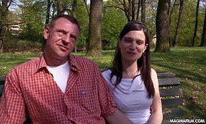 Lovelaceは、マッサージで学生をからかい、彼女の舌に登った彼女の乳首を撫でる経験があります エロ 画像 女性 向け