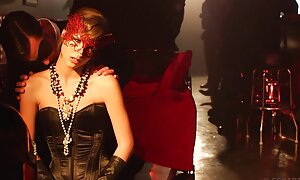 黒人はルームメイトのホテルの膣に大きなペニスを滑り込む-ストッキングでタイトに縁取られた エッチ 女性 向け 動画