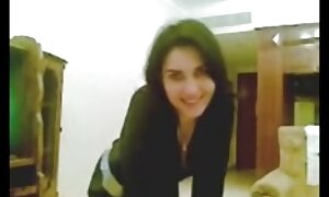 白いソファの上で金髪とのセックス。 無料 動画 エロ 女性 向け
