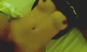 大きなお尻MILF柄の青いディルド 女性 むけ 無料 動画